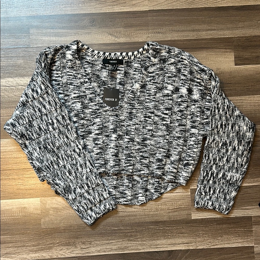 Forever 21 Black and White Knit Sweater